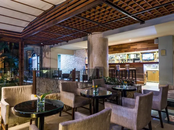 movich-alferez-terraza-bar-c